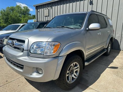Used 2006 Toyota Sequoia SR5 RWD image 23