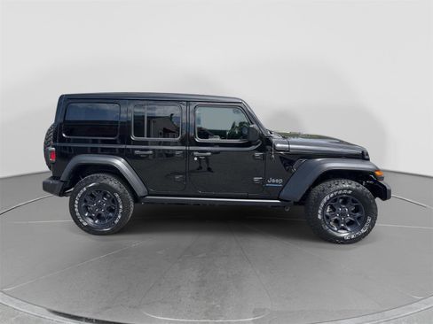 Used 2023 Jeep Wrangler Unlimited w/ Sun & Screen Package AWD/4WD image 7