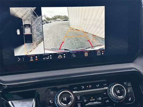 Used 2024 GMC Sierra 2500 AT4 w/ AT4 Premium Plus Package image 31