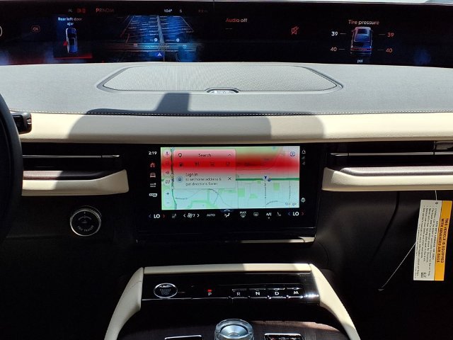 New 2027 Lincoln Navigator Premiere RWD image 11