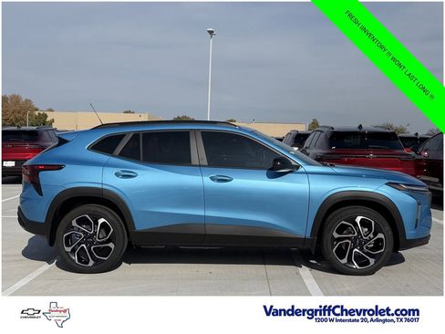 New 2026 Chevrolet Trax RS w/ Driver Confidence Package FWD image 3