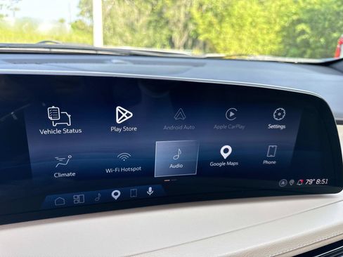 Used 2024 Cadillac XT4 Luxury w/ Cold Weather Package FWD image 23