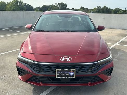 Used 2025 Hyundai Elantra Limited FWD image 8