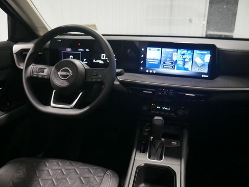 New 2026 Nissan Kicks SV image 18