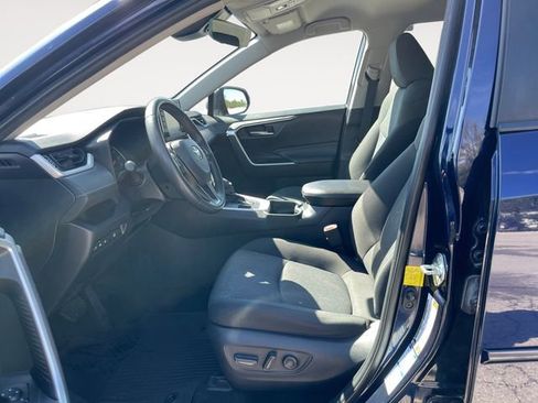 Used 2021 Toyota RAV4 XLE w/ XLE Grade Weather Package AWD/4WD image 9