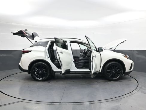 Used 2024 Nissan Murano SV w/ SV Midnight Edition Package image 41