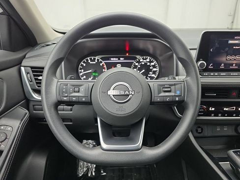 Used 2024 Nissan Rogue SV AWD/4WD image 18