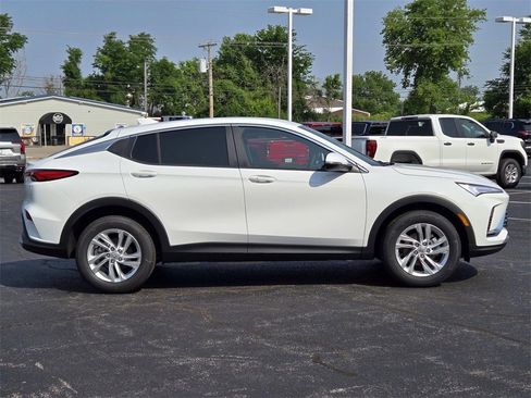 New 2025 Buick Envista Preferred w/ Convenience I Package image 2