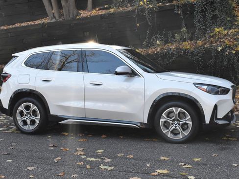Used 2023 BMW X1 xDrive28i w/ Convenience Package image 11