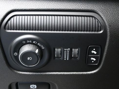 Used 2024 Jeep Wagoneer Series II w/ Premium Group I image 17