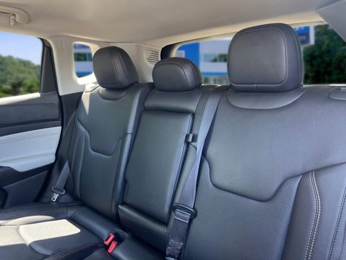 Used 2022 Jeep Compass Limited AWD/4WD image 29