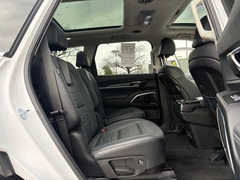 Used 2023 Kia Telluride SX Prestige image 11