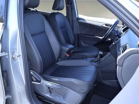 Used 2023 Volkswagen Tiguan SE R-Line image 18