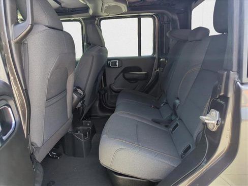 New 2025 Jeep Gladiator Sport image 17