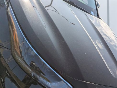 Used 2021 Toyota Highlander XLE image 9