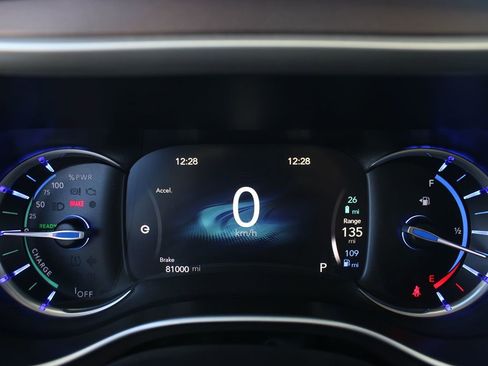 Used 2017 Chrysler Pacifica Premium image 15