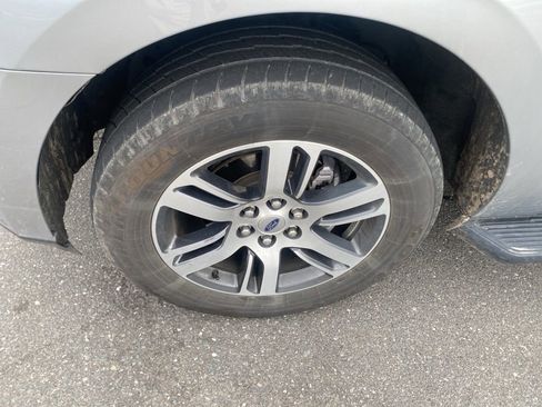 Used 2024 Ford Expedition Max Limited image 9