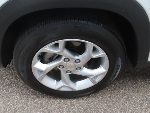 Used 2024 Chevrolet Trax LS w/ LS Convenience Package FWD image 15