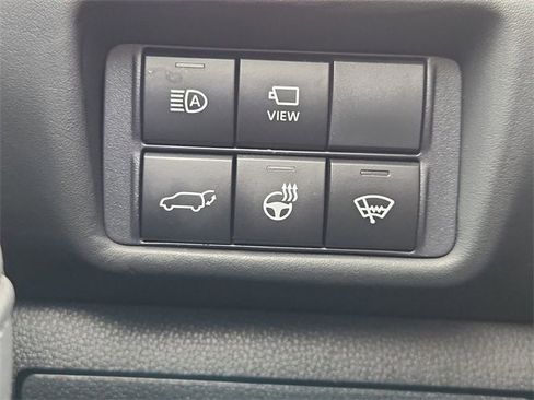 Used 2021 Toyota Highlander Limited image 18