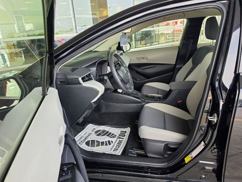 Used 2024 Toyota Corolla LE FWD image 19