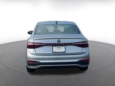 Used 2025 Volkswagen Jetta SE image 12