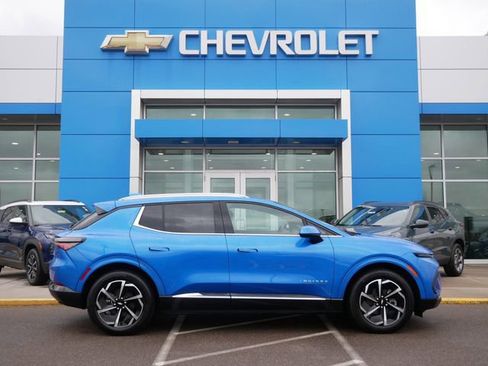 Used 2025 Chevrolet Equinox EV LT w/ Convenience Package image 25