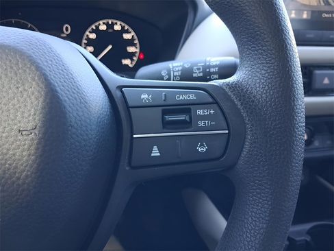 Certified 2023 Honda HR-V LX image 27