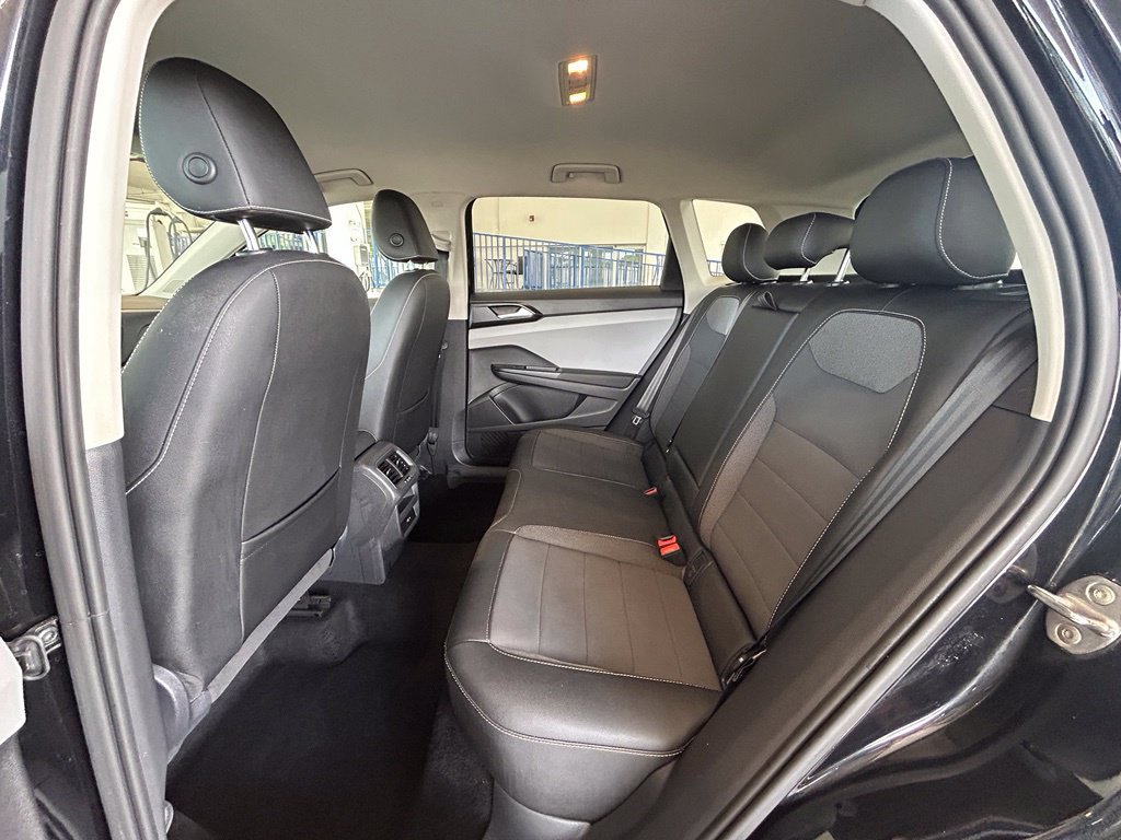 Used 2022 Volkswagen Taos SE FWD image 31