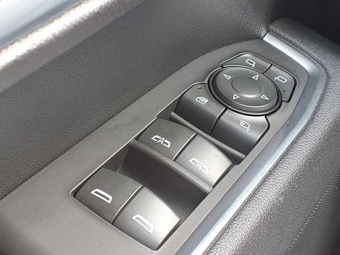 Used 2025 GMC Sierra 1500 SLT AWD/4WD image 14