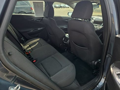 Used 2019 Chevrolet Malibu LT FWD image 13