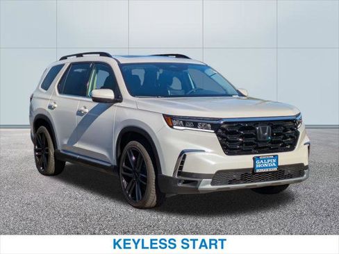 New 2025 Honda Pilot Touring image 4