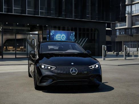 New 2025 Mercedes-Benz EQE AMG AMG EQE image 7