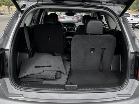 Used 2023 Kia Sorento EX image 8