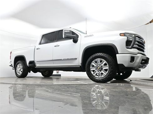 Used 2024 Chevrolet Silverado 2500 High Country w/ High Country Premium Package image 26