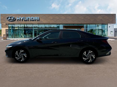 New 2025 Hyundai Elantra Sport w/ Cargo Package image 3