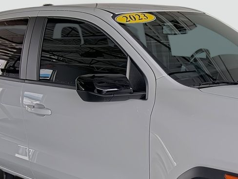 Used 2023 GMC Canyon Elevation w/ Convenience Package image 17