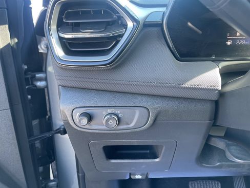Used 2024 Chevrolet TrailBlazer LT w/ Convenience Package AWD/4WD image 42