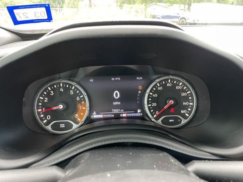 Used 2018 Jeep Renegade Limited w/ UConnect 8.4 Nav Group FWD image 20
