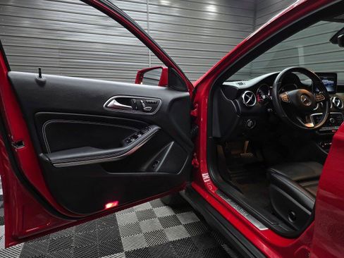 Used 2020 Mercedes-Benz GLA 250 4MATIC image 33