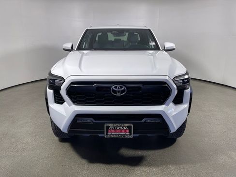 Certified 2025 Toyota Tacoma TRD Off-Road image 8