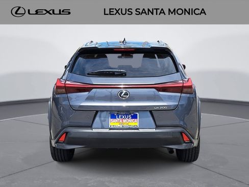 Used 2022 Lexus UX 200 w/ Accessory Package (Z2) FWD image 6