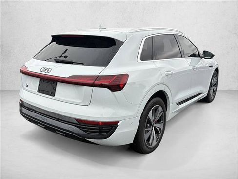 Used 2024 Audi Q8 e-tron Premium Plus w/ Premium Plus Package AWD/4WD image 5