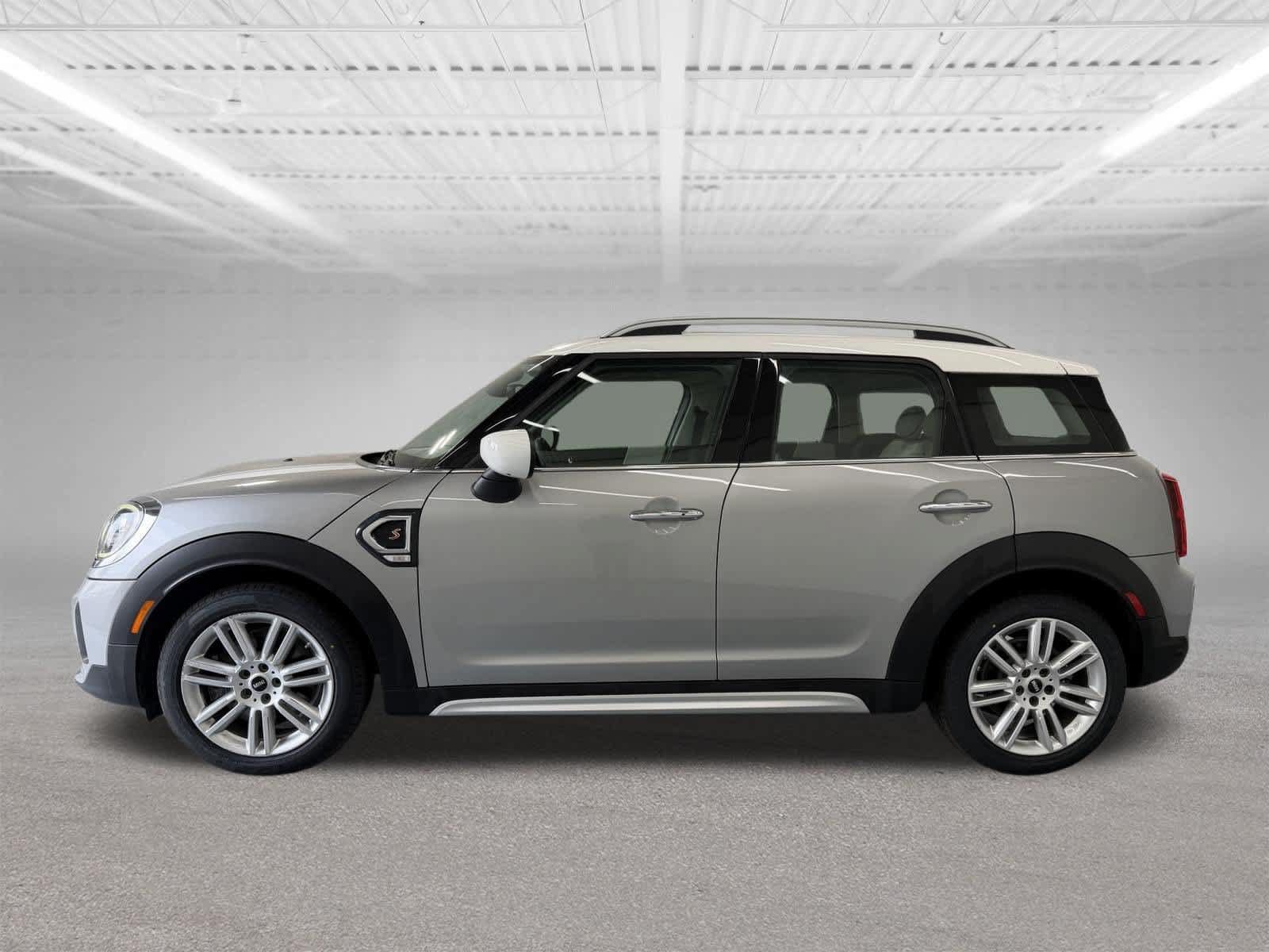 Used 2024 MINI Cooper Countryman S w/ Signature Upholstery Package FWD image 2