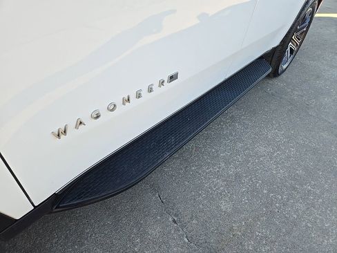 Used 2024 Jeep Wagoneer Series II w/ Flexible Seating Group AWD/4WD image 17