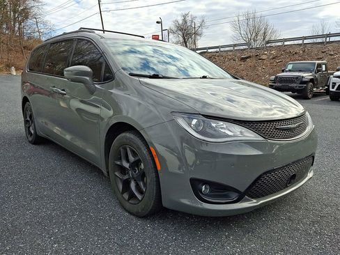 Used 2020 Chrysler Pacifica Touring-L Plus w/ Advanced Safetytec Group image 1
