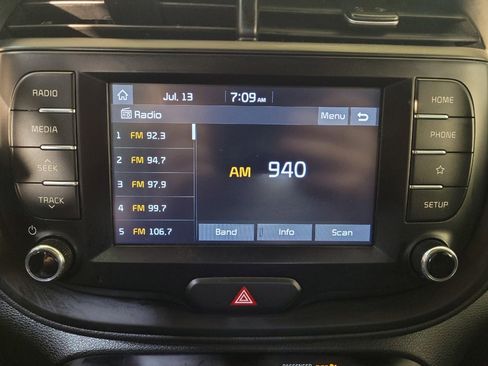 Used 2021 Kia Soul LX FWD image 25