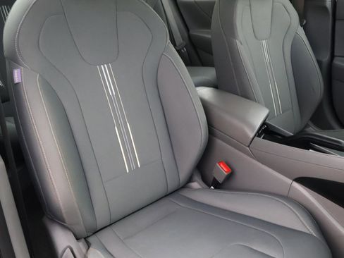 Used 2021 Hyundai Elantra SEL image 16