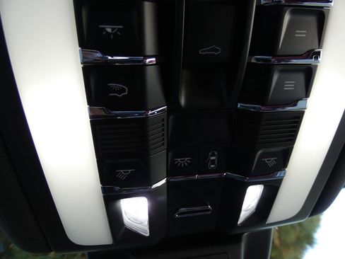 Used 2017 Porsche Macan GTS image 72