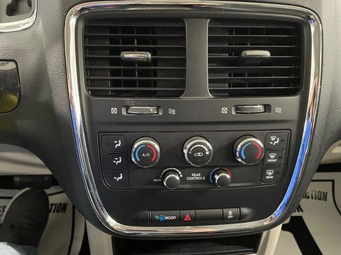 Used 2015 Dodge Grand Caravan SE w/ Quick Order Package 29E SE FWD image 30
