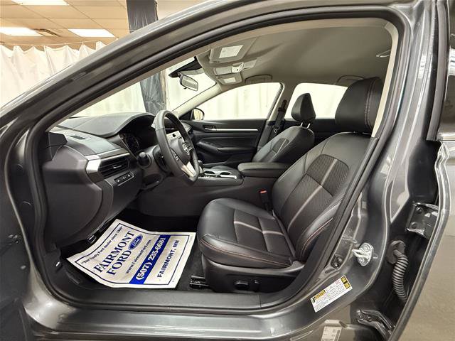 Used 2026 Nissan Altima 2.5 SR FWD image 2